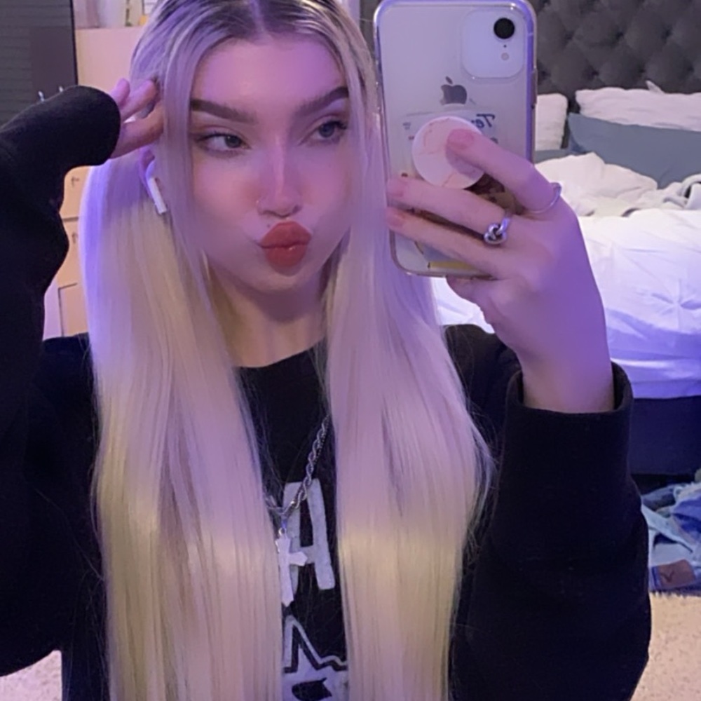 Meet your Posher, Ashley